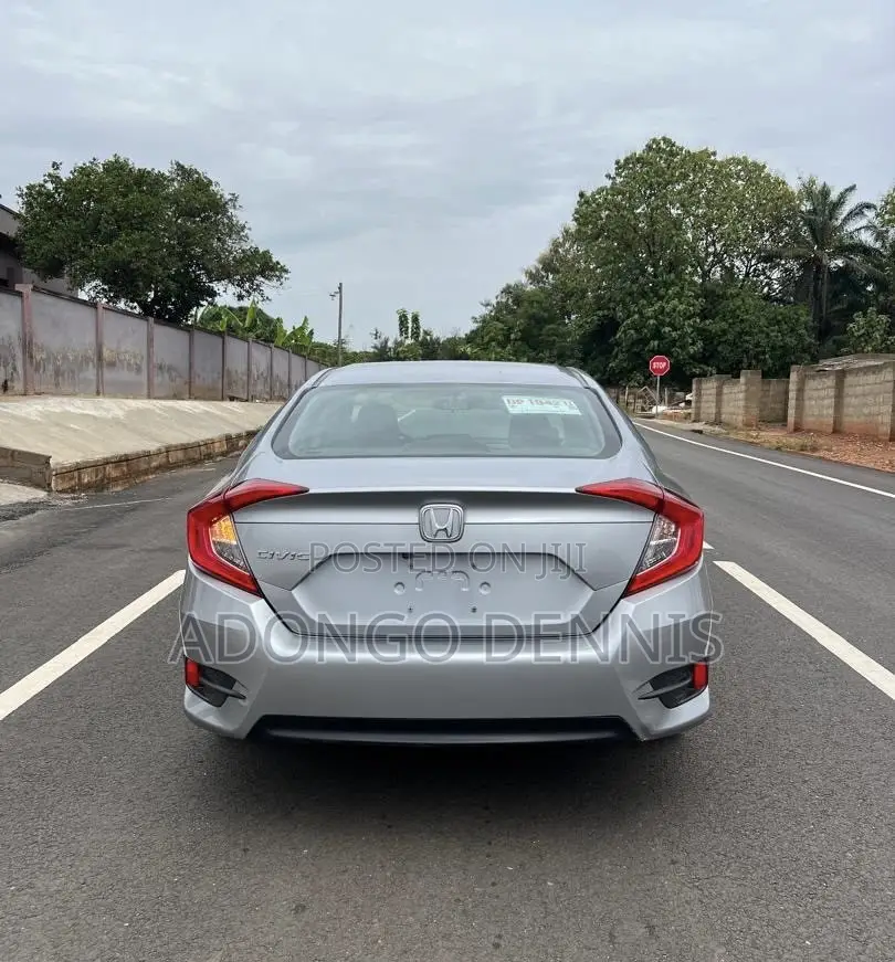 Honda Civic EX 4dr Hatchback (1.5L 4cyl) 2017 Silver