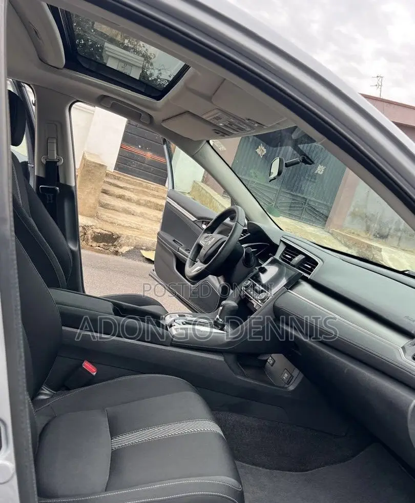 Honda Civic EX 4dr Hatchback (1.5L 4cyl) 2017 Silver