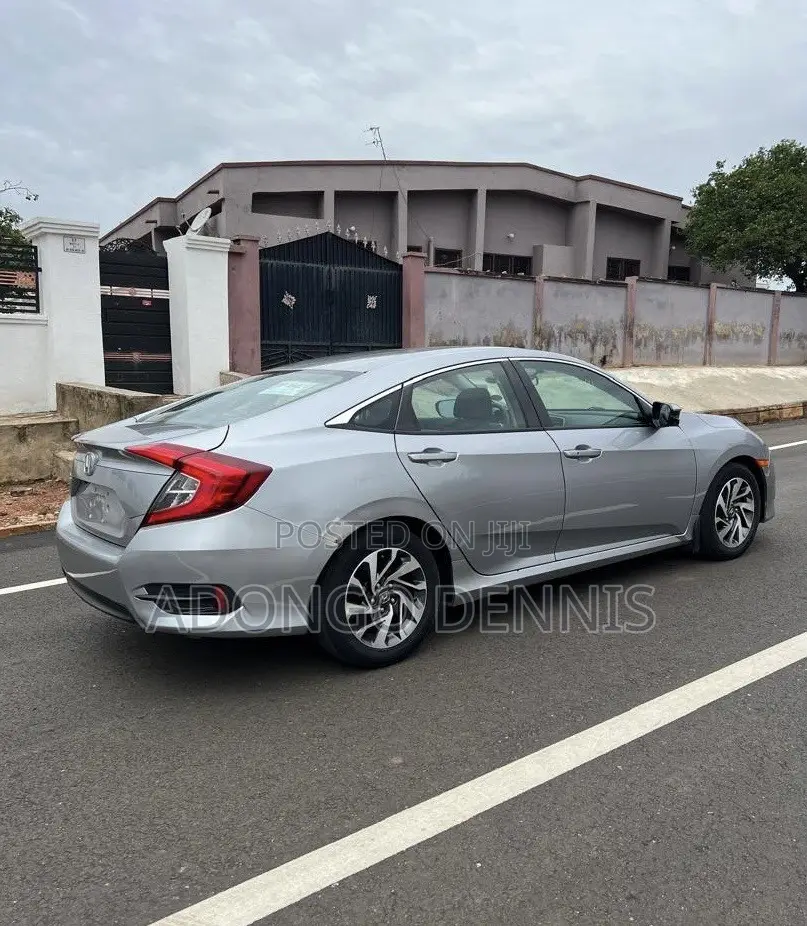 Honda Civic EX 4dr Hatchback (1.5L 4cyl) 2017 Silver
