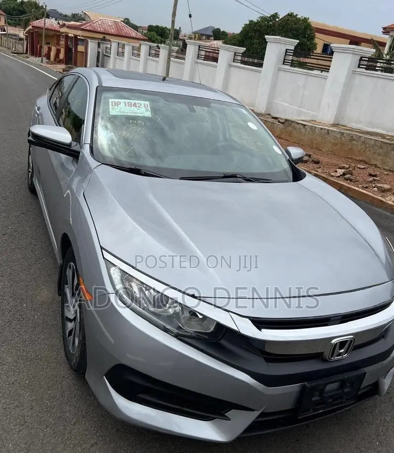 Honda Civic EX 4dr Hatchback (1.5L 4cyl) 2017 Silver