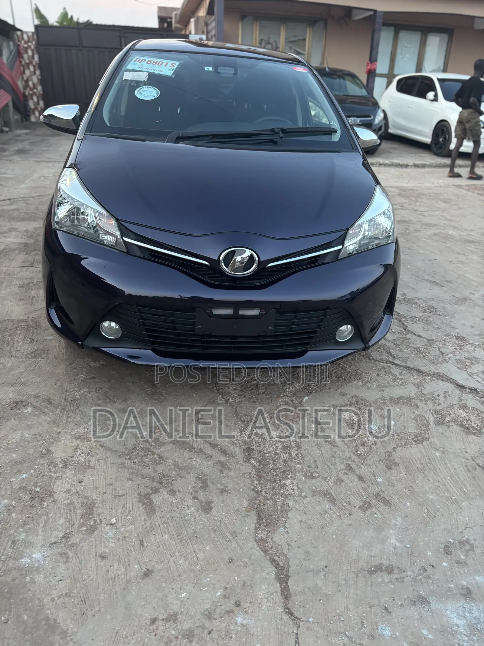 Toyota Vitz 1.0 FWD 3dr 2015 Burgundy