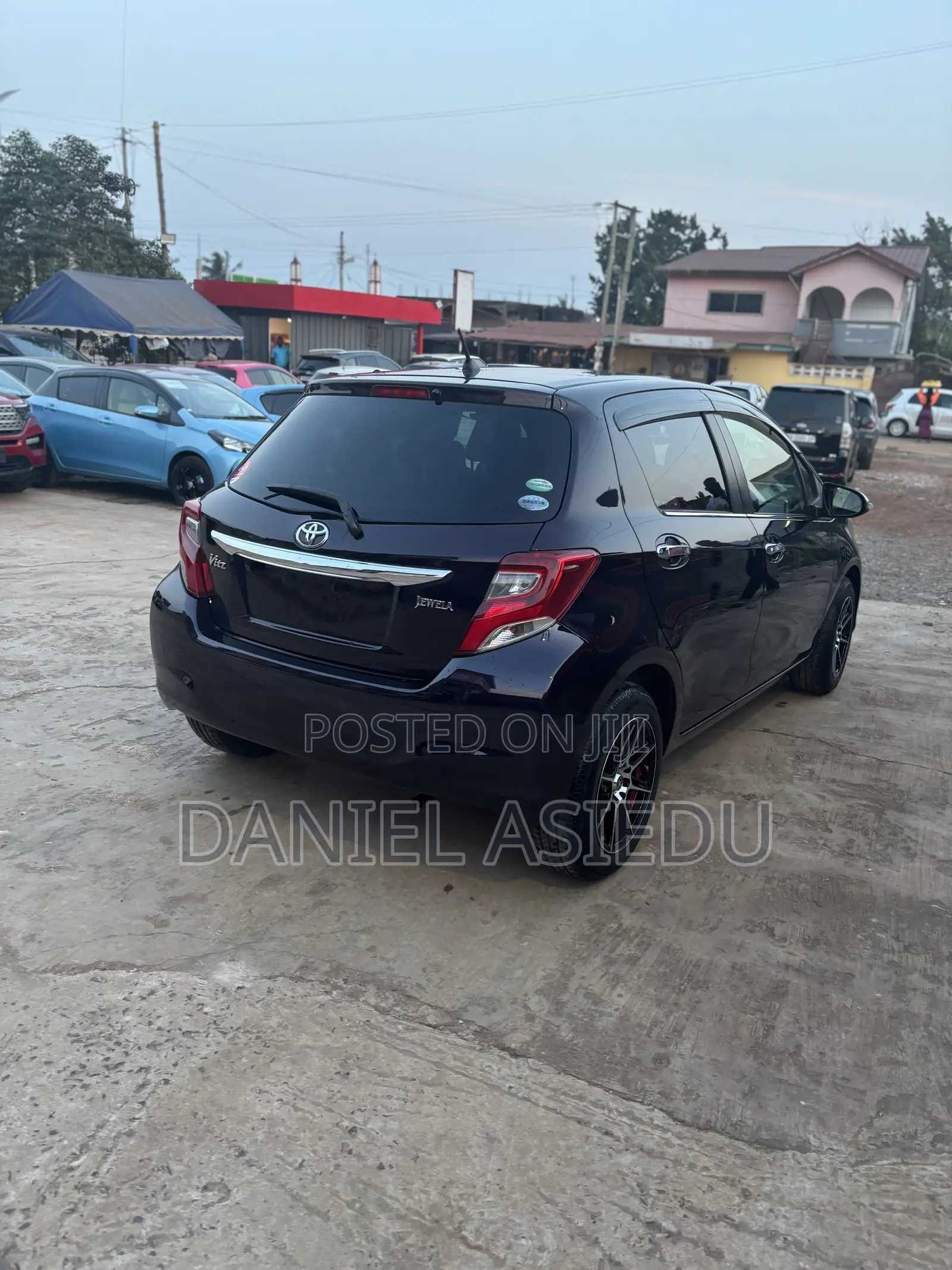 Toyota Vitz 1.0 FWD 3dr 2015 Burgundy