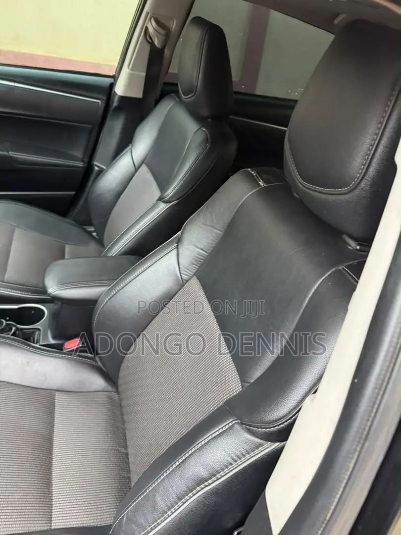 Toyota Corolla LE 4dr Sedan (1.8L 4cyl CVT) 2016 Black