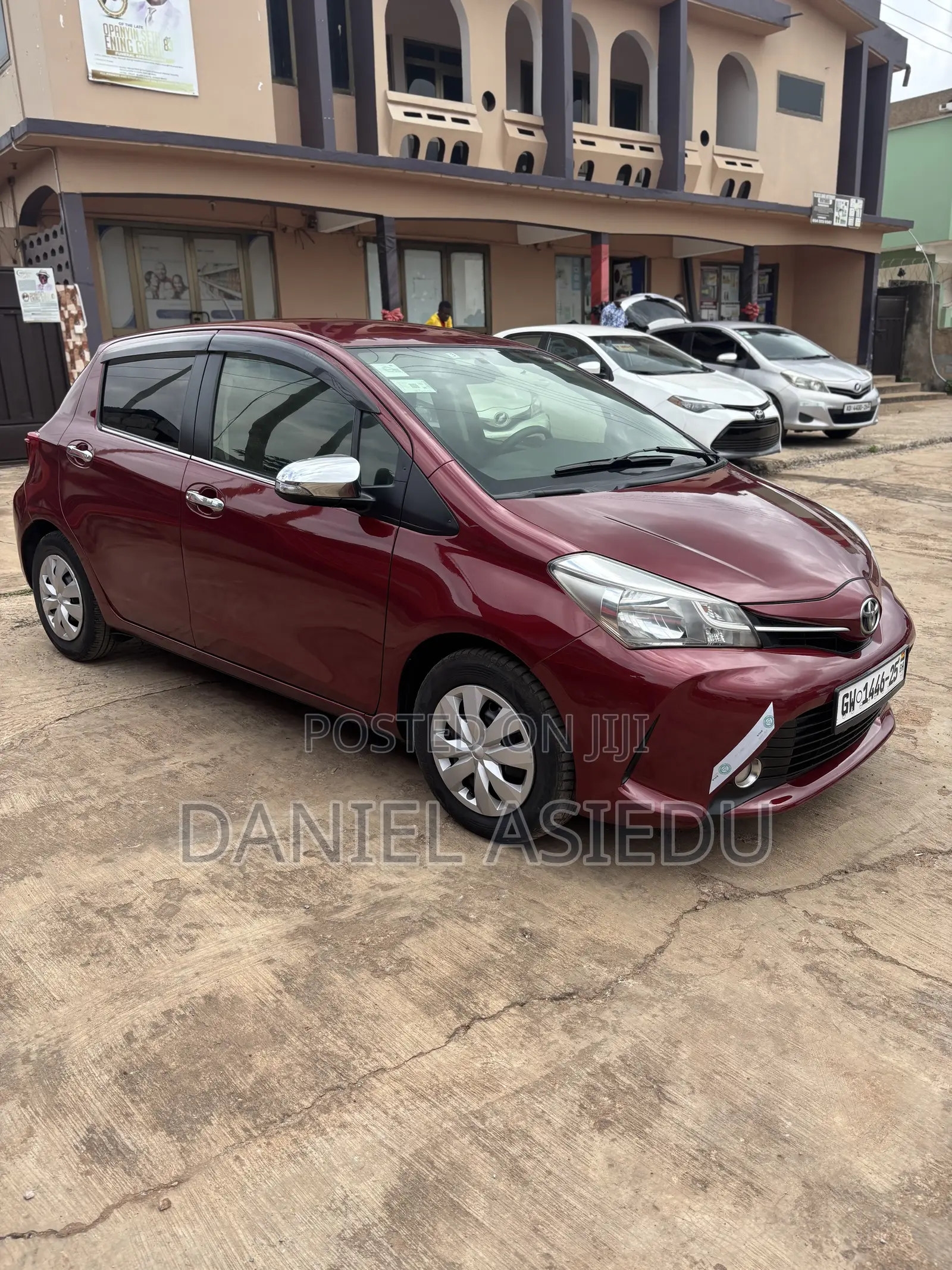 Toyota Vitz 2015 Burgundy