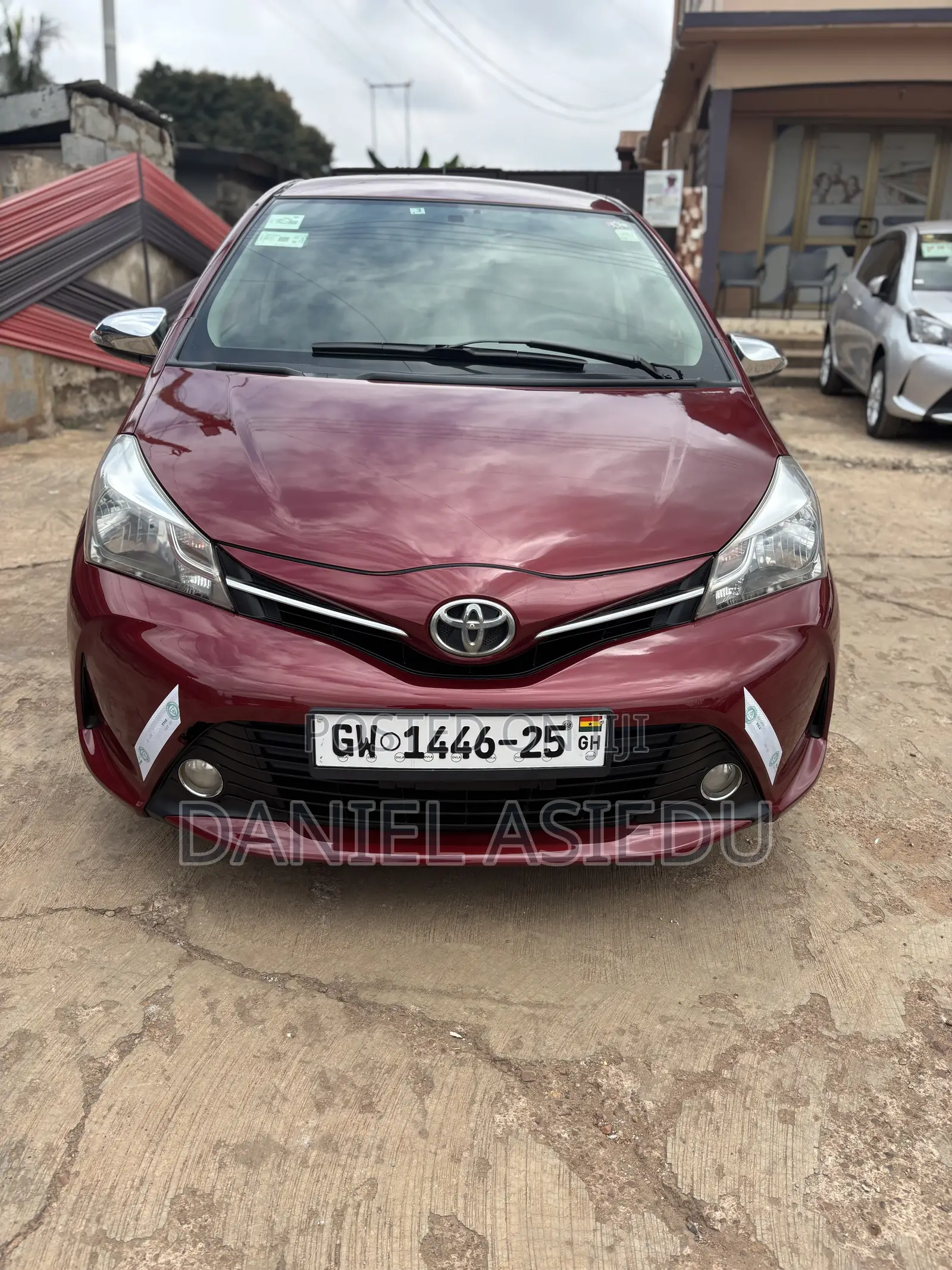 Toyota Vitz 2015 Burgundy