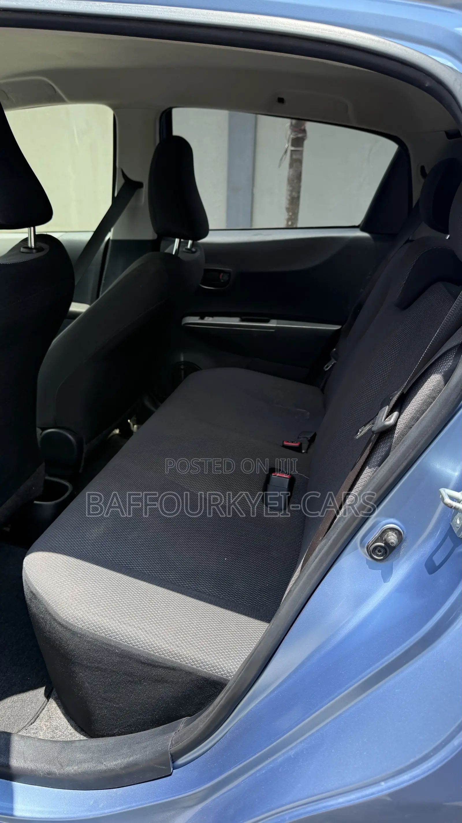 Toyota Vitz 1.3 AWD 5dr 2014 Blue