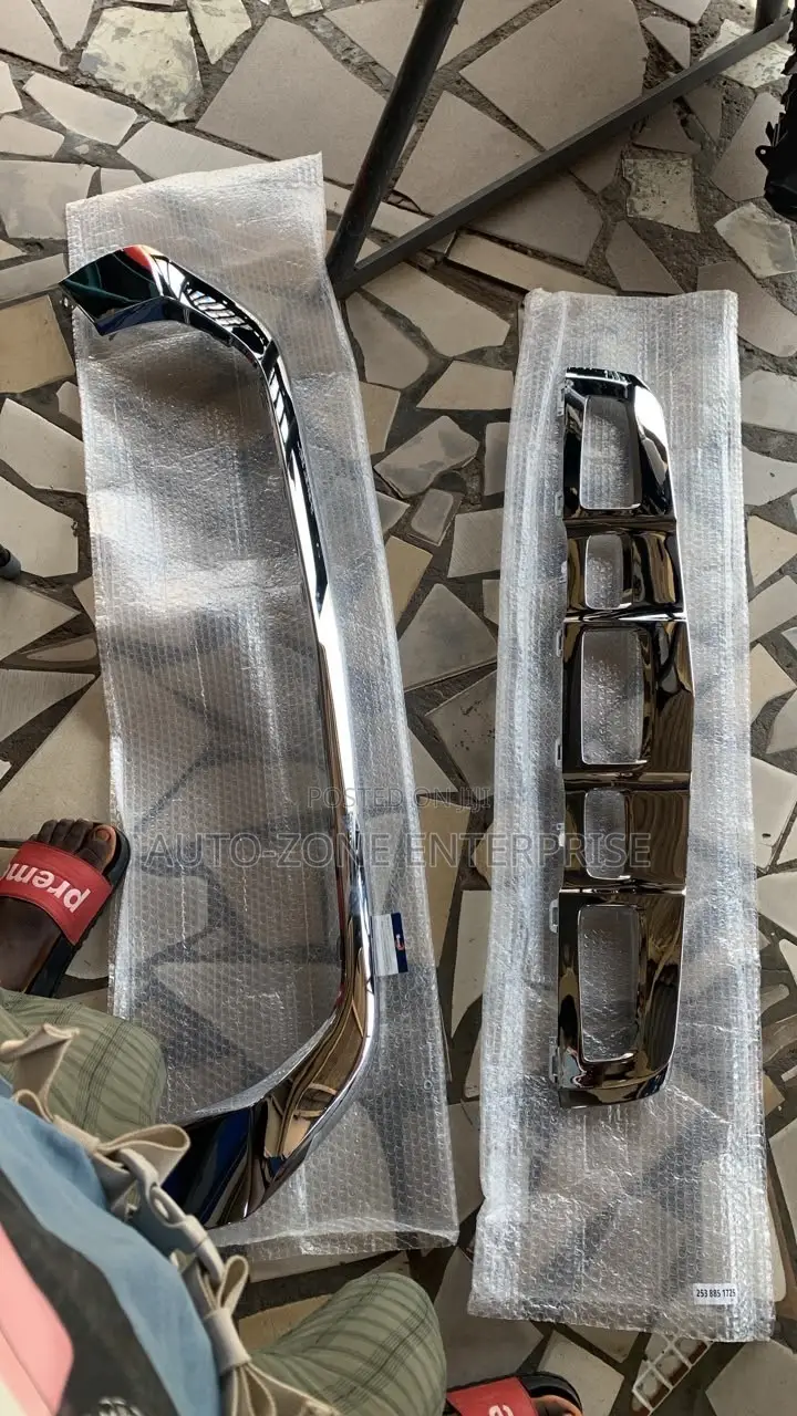 Mercedes Benz GLC-Class 2017 2018 2019 Front Bumper Chrome/Mouldings