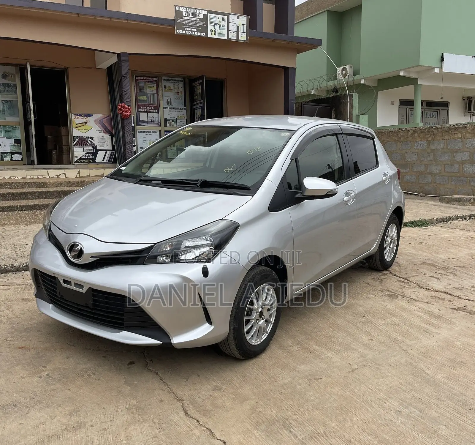 Toyota Vitz 1.3 AWD 3dr 2015 Silver