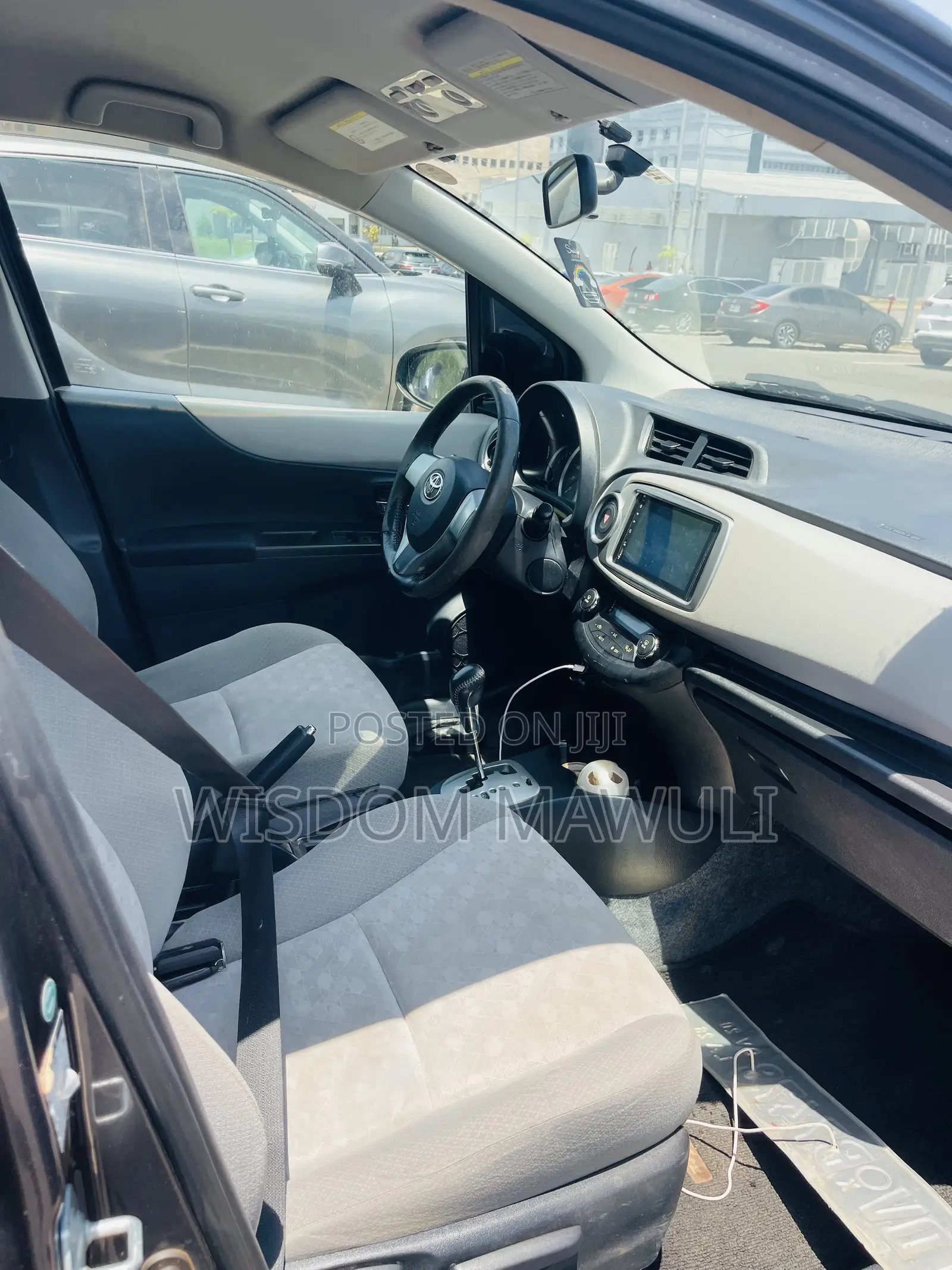 Toyota Vitz 2013 Silver
