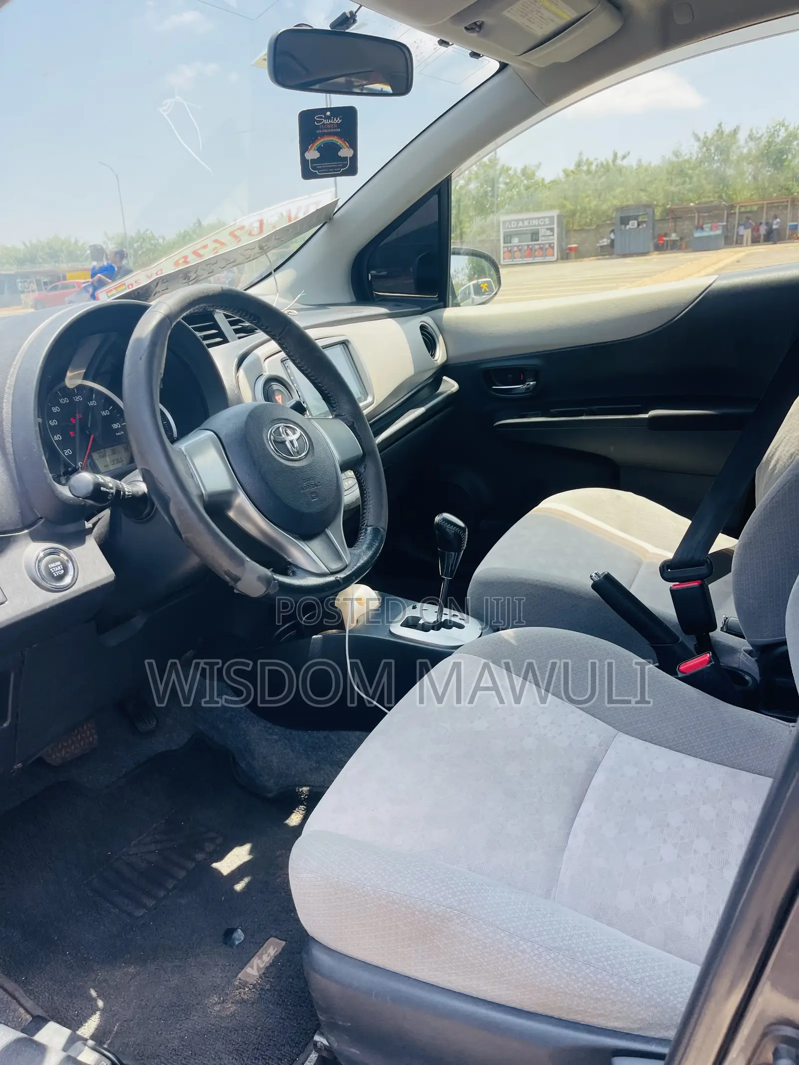 Toyota Vitz 2013 Silver