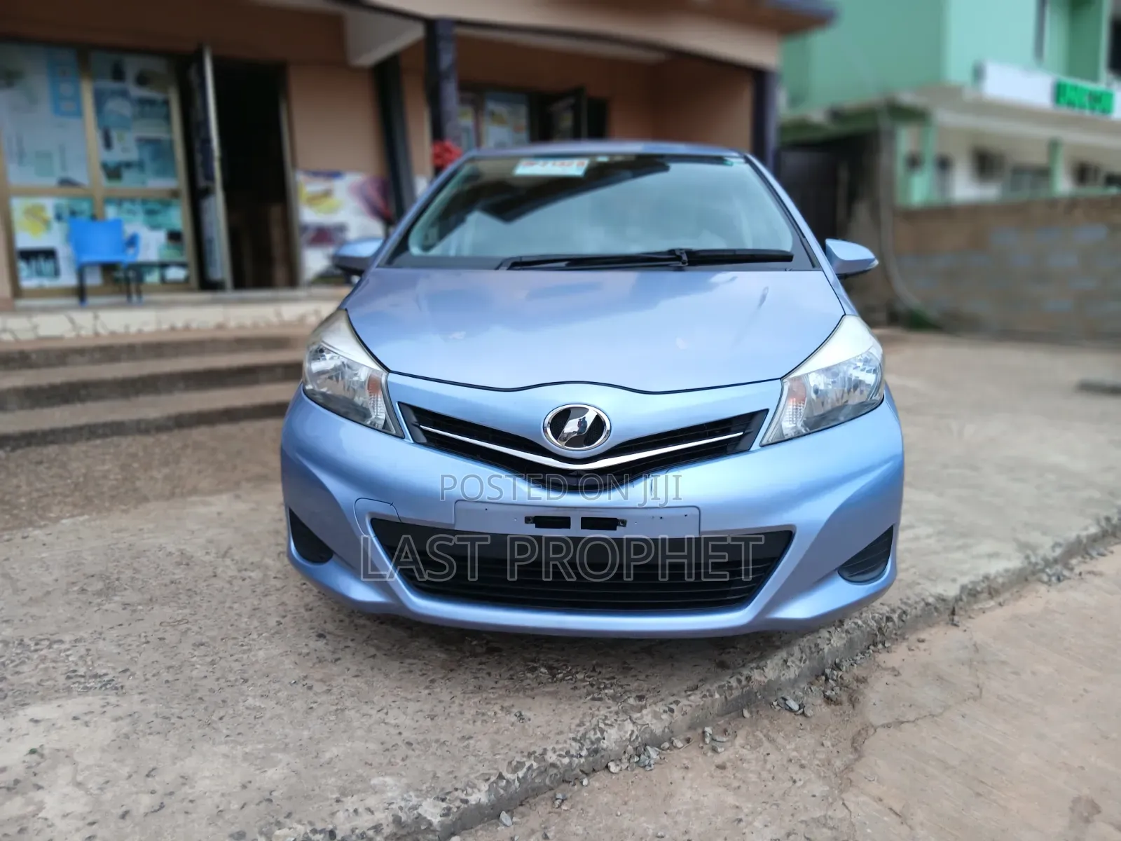 Toyota Vitz 1.3 FWD 5dr 2013 Blue