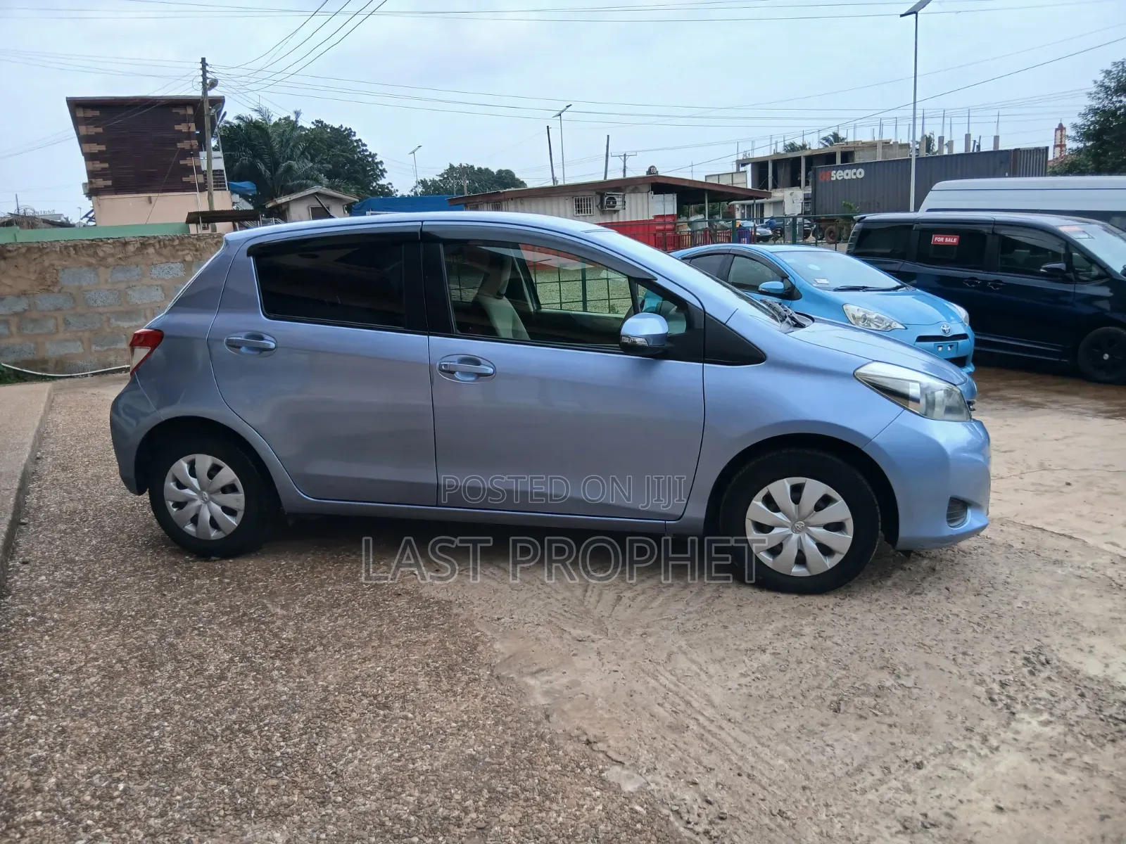 Toyota Vitz 1.3 FWD 5dr 2013 Blue