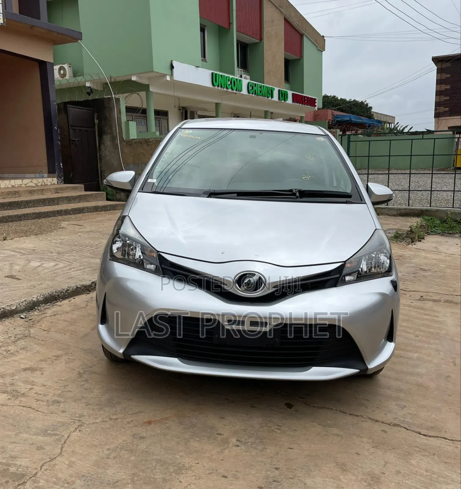 Toyota Vitz 1.3 AWD 5dr 2015 Silver