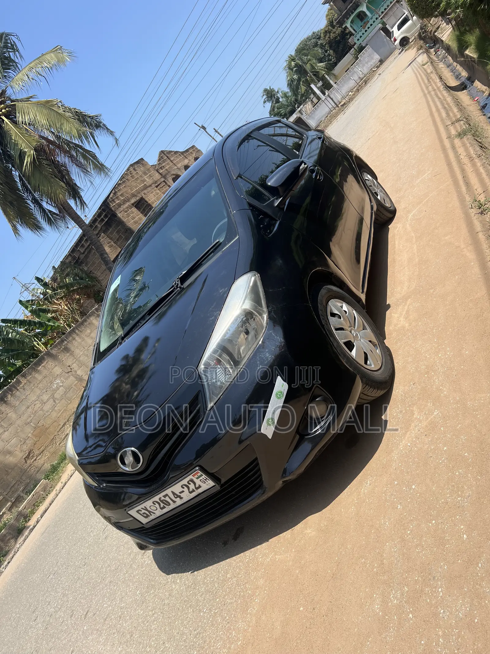 Toyota Vitz 1.3 FWD 5dr 2012 Black