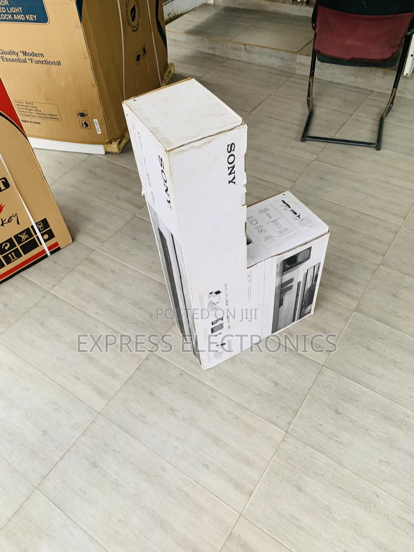 Newly in Box HT-S40R Home Theatre system.Powerful 600W, 5.1ch Surround