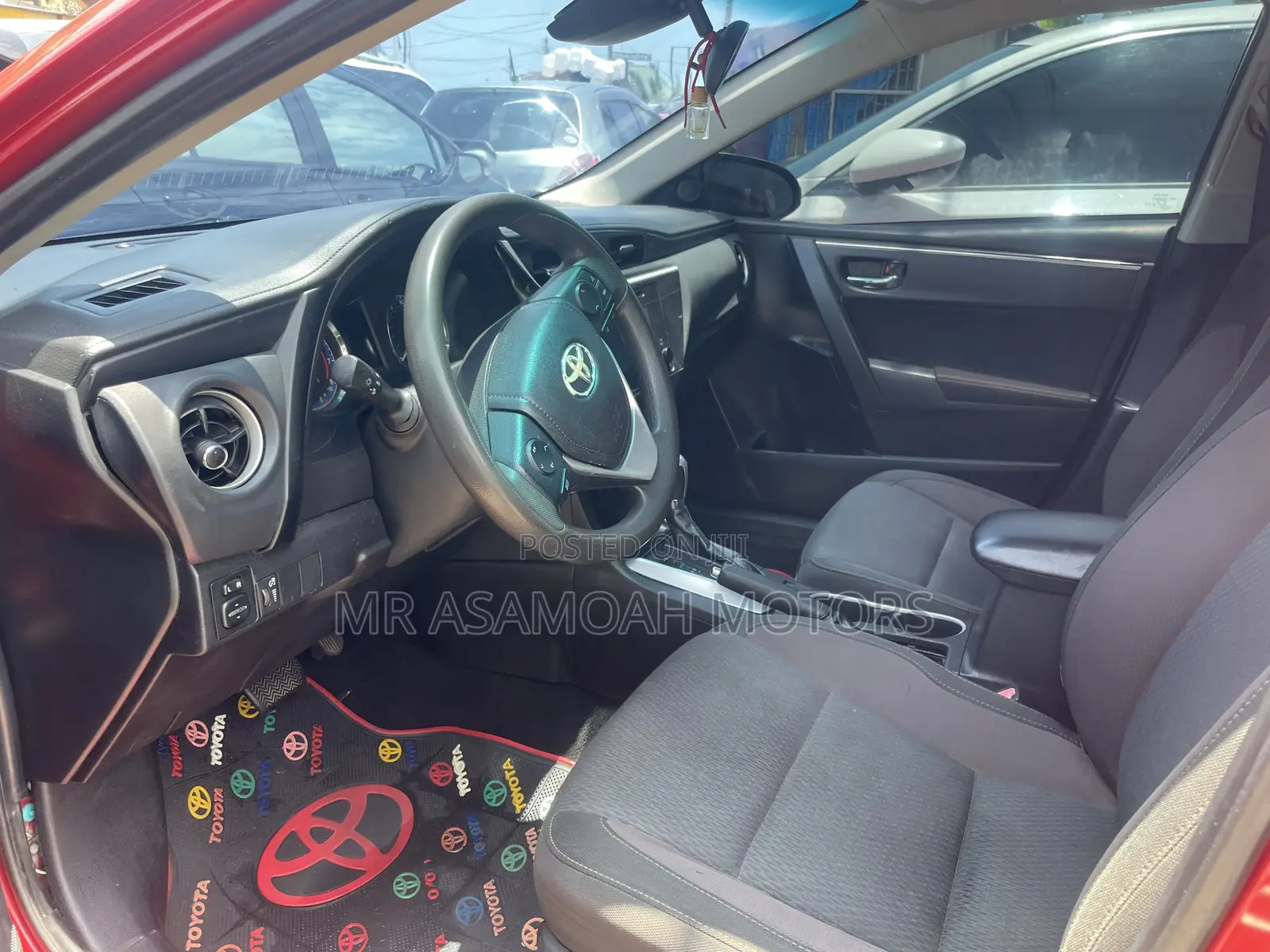 Toyota Corolla LE (1.8L 4cyl 2A) 2019 Red