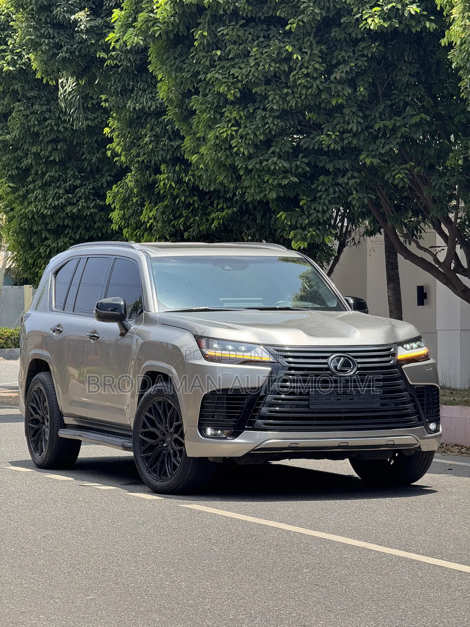 Lexus LX 600 2022 Gray