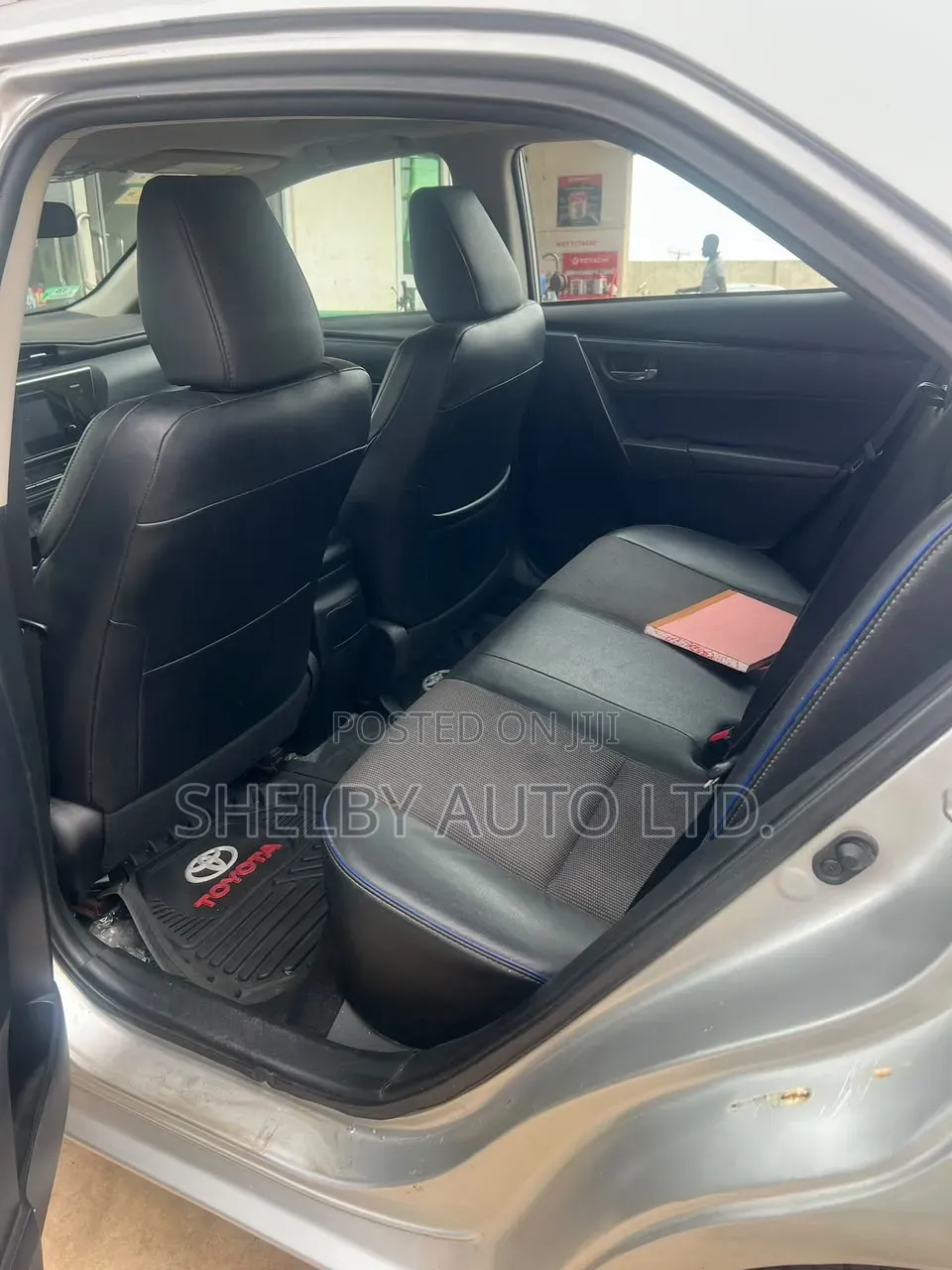 Toyota Corolla SE 4dr Sedan (1.8L 4cyl CVT) 2017 Silver