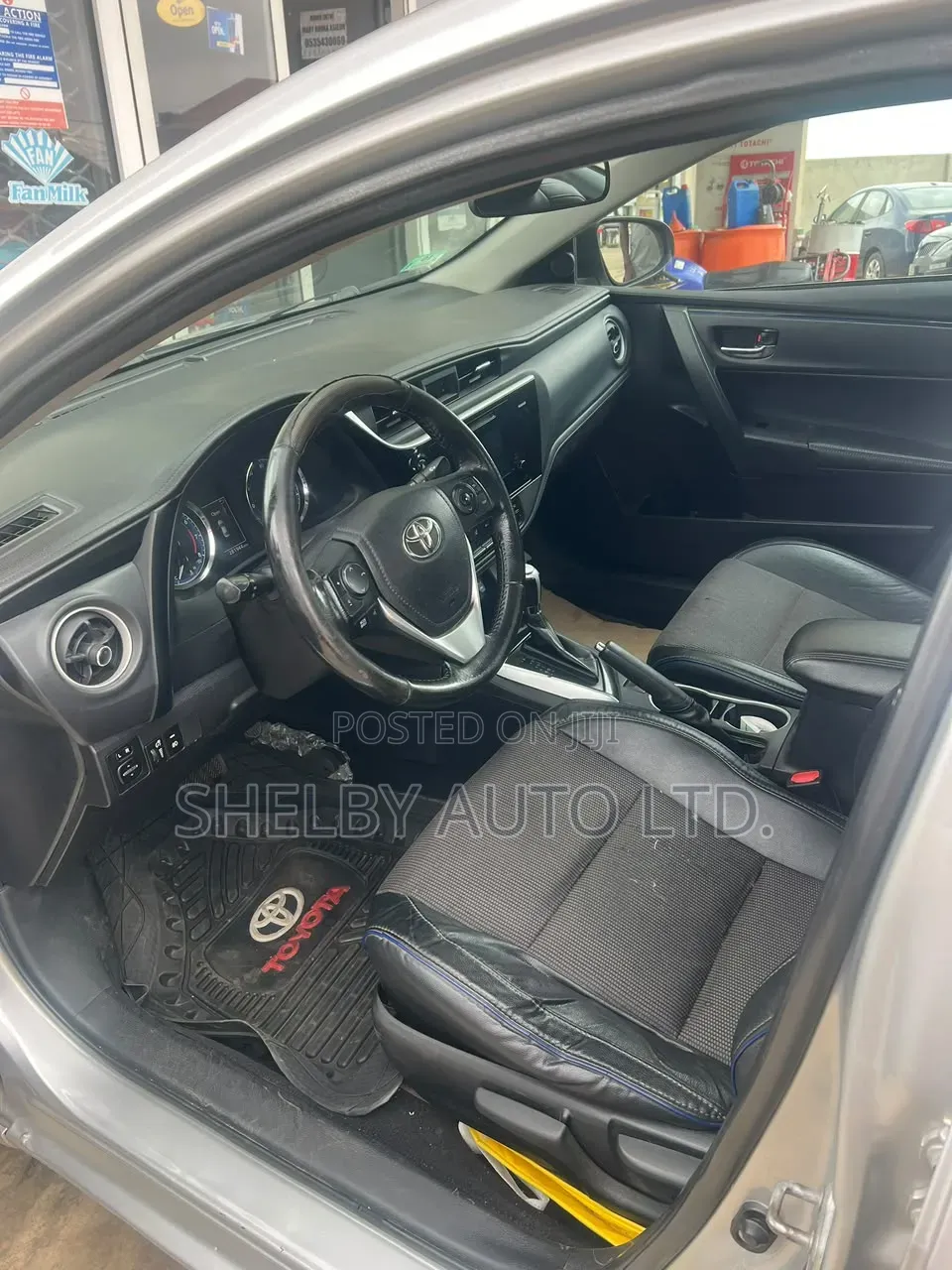 Toyota Corolla SE 4dr Sedan (1.8L 4cyl CVT) 2017 Silver