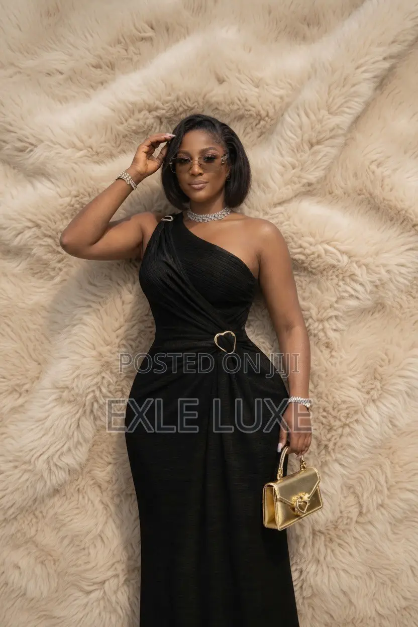 Black One-Shoulder Maxi Dress