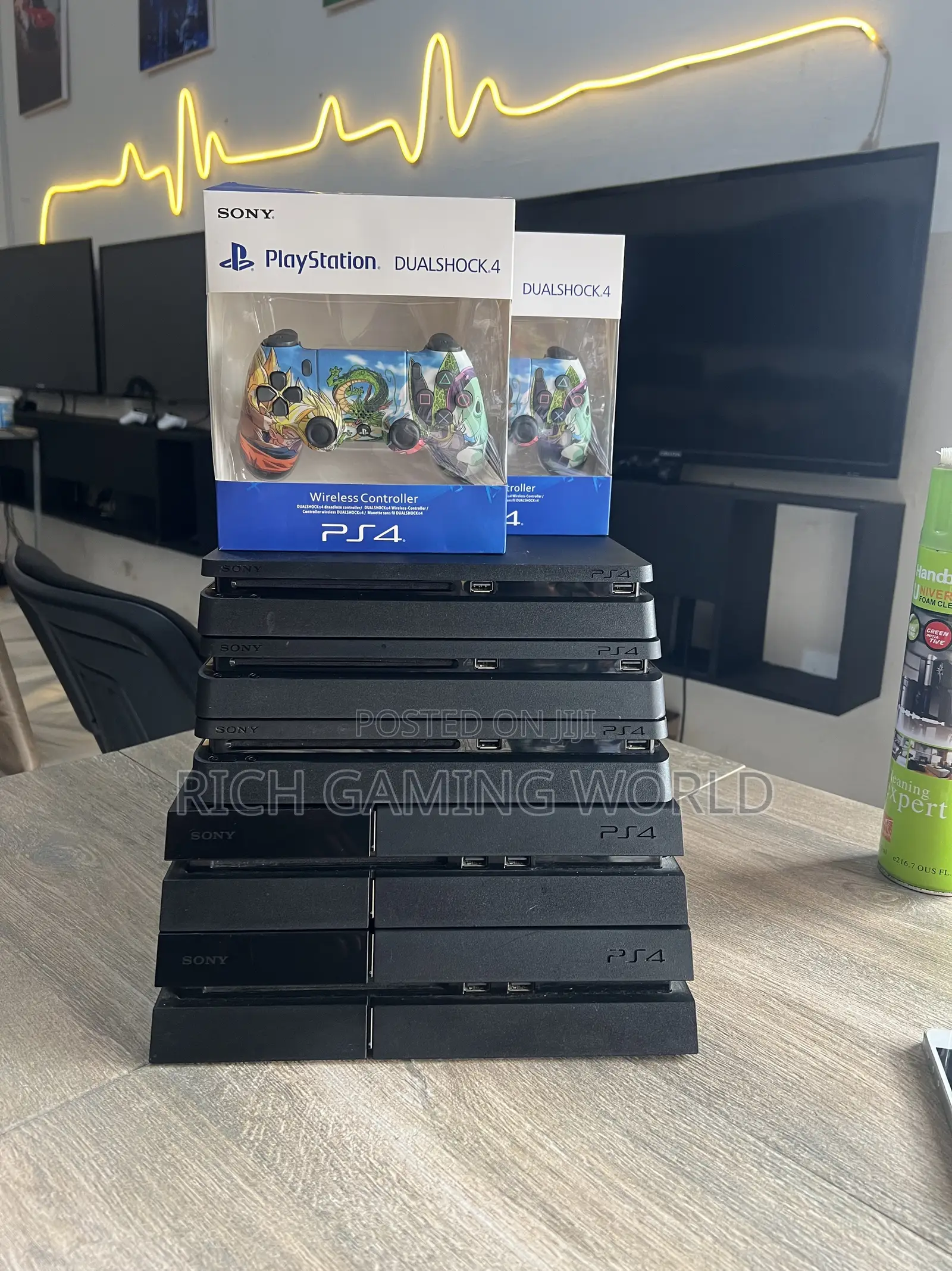 German Used Ps4 4 Slim With Two Pad and 10 Latest Games ( Jailbreak)