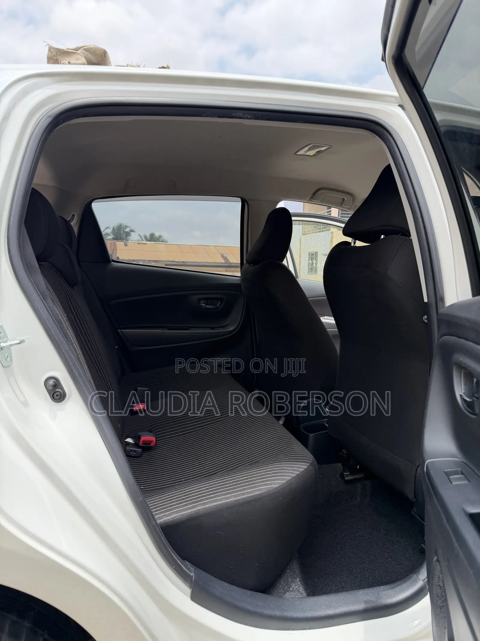 Toyota Vitz 1.3 AWD 5dr 2016 Pearl