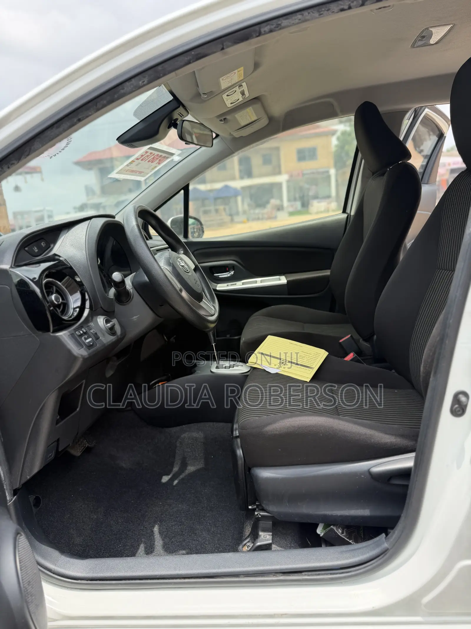 Toyota Vitz 1.3 AWD 5dr 2016 Pearl