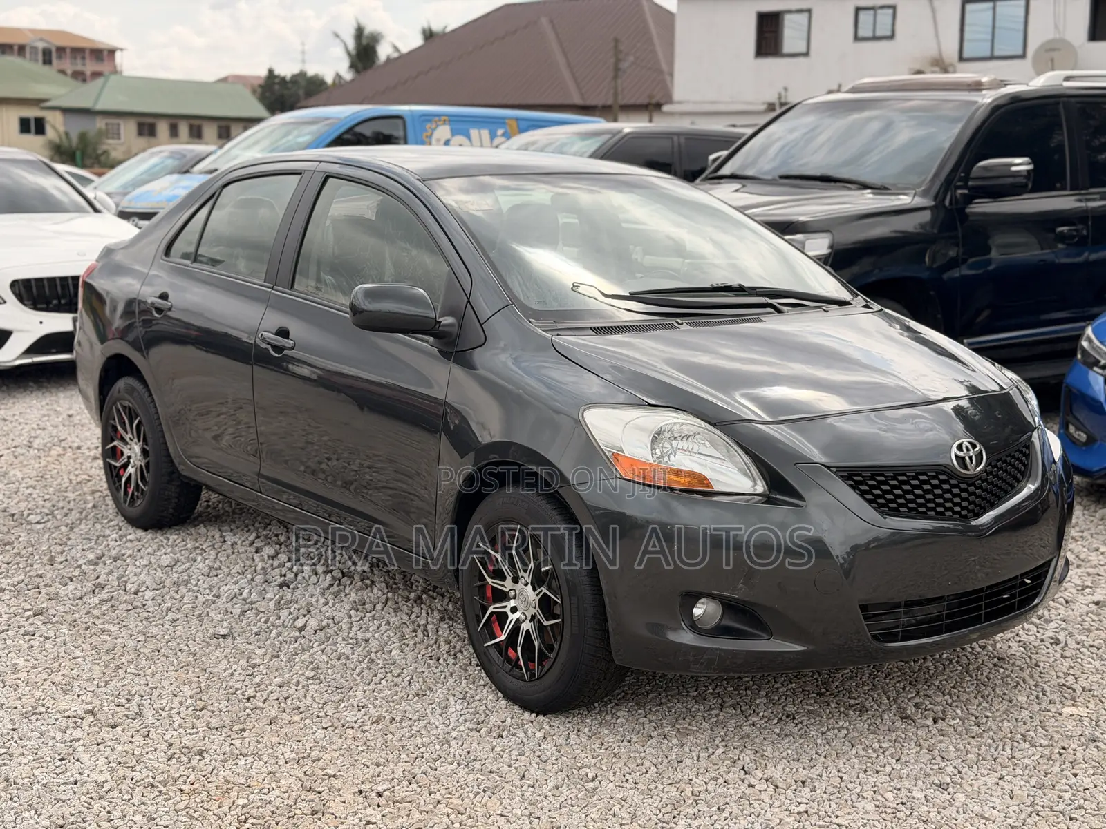 Toyota Yaris SE Hatchback 5dr 2012 Gray