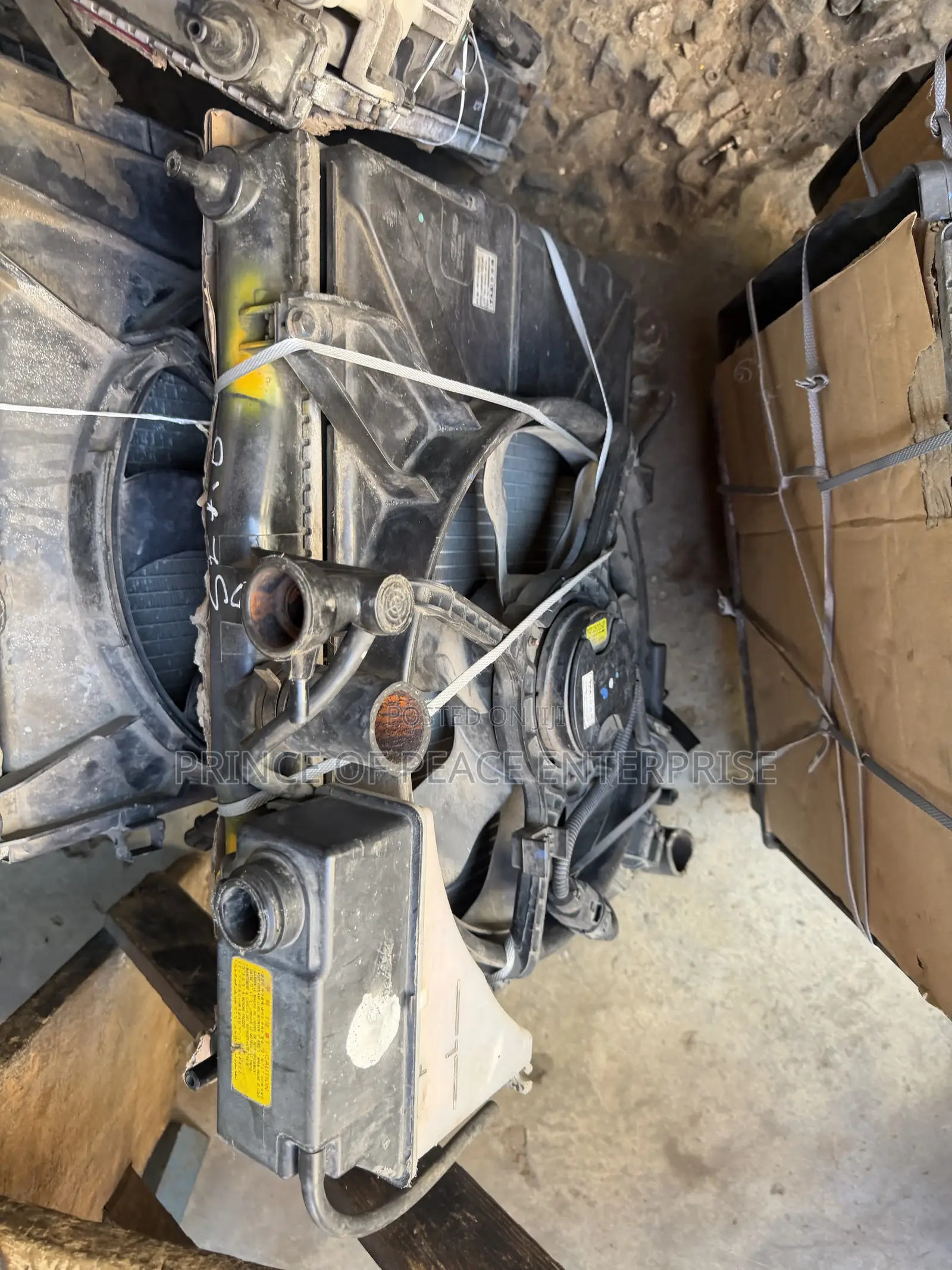 Hundai Getz Radiator Tank With Fan ( Big Tank )