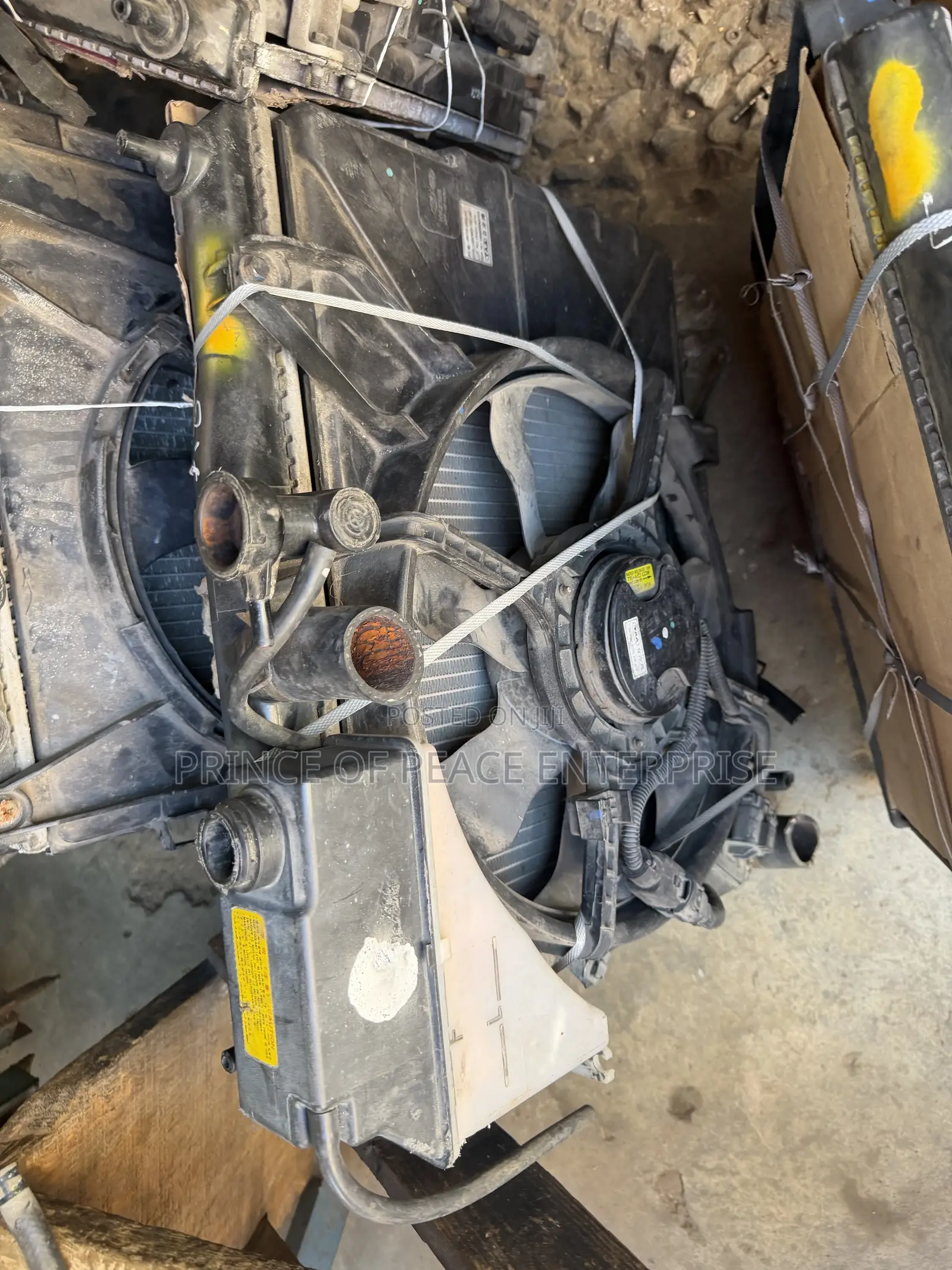 Hundai Getz Radiator Tank With Fan ( Big Tank )