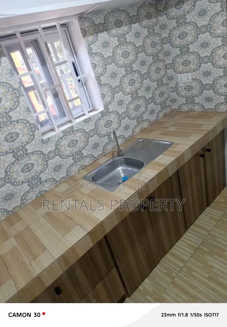 1bdrm Block of Flats in Barrier for rent