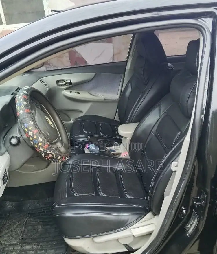 Toyota Corolla 2010 Black