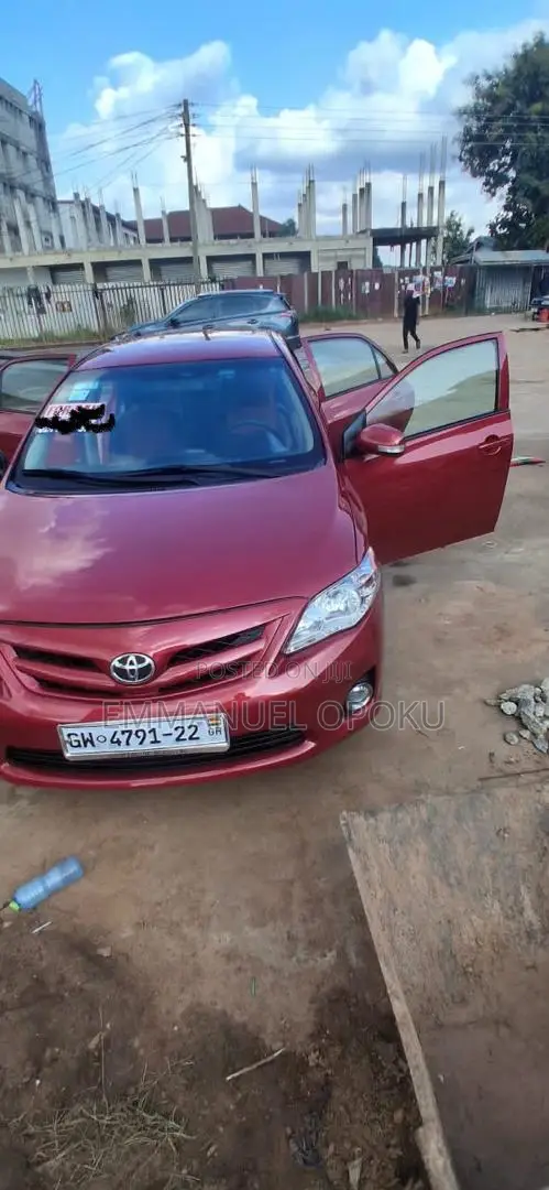 Toyota Corolla L 4-Speed Automatic 2013 Red