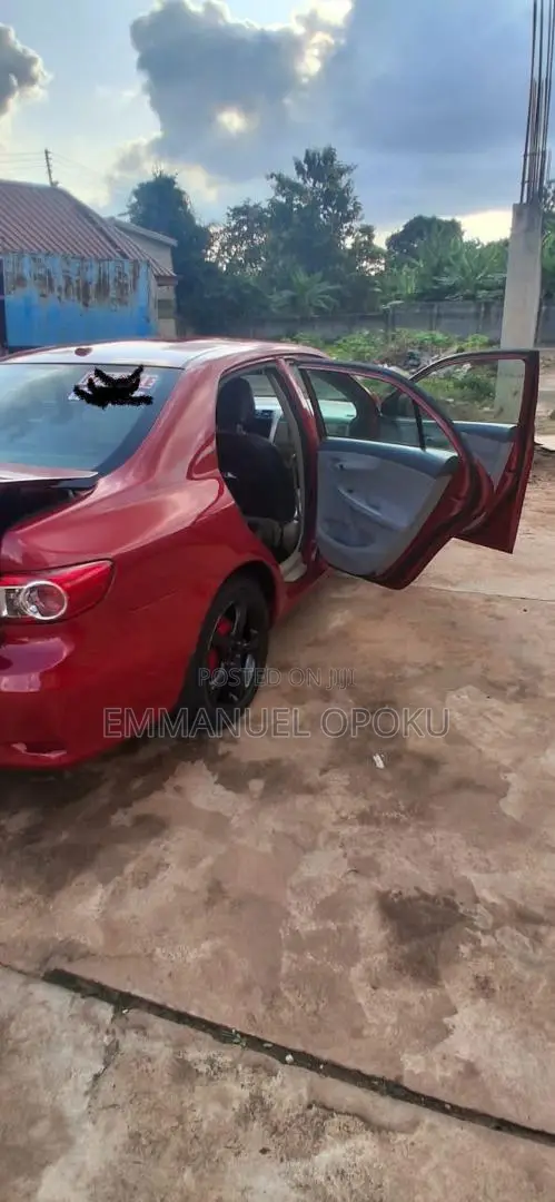 Toyota Corolla L 4-Speed Automatic 2013 Red