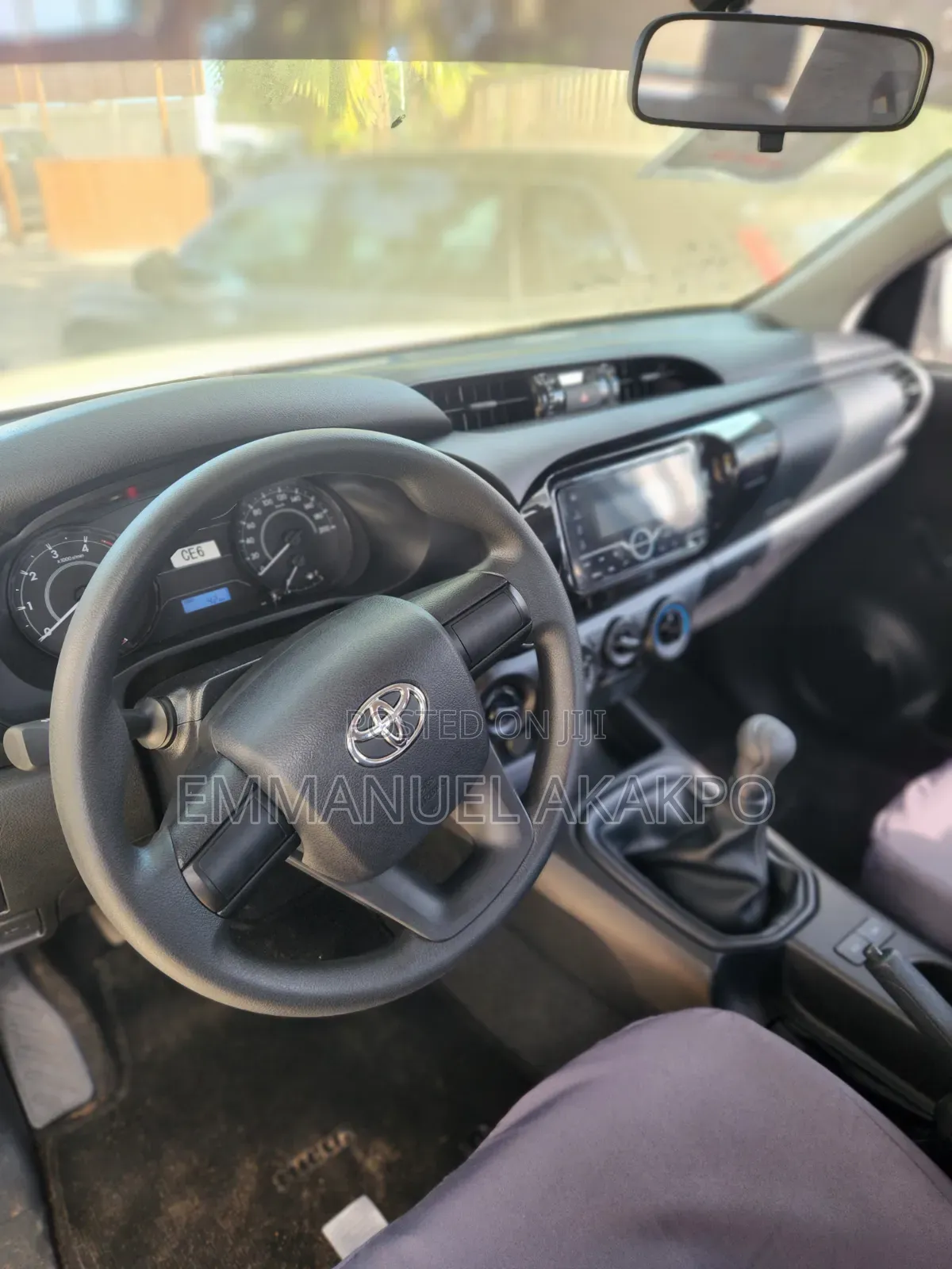 New Toyota Hilux 2025 White