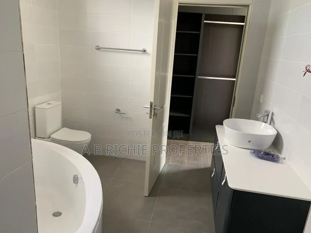 3bdrm Townhouse / Terrace in Ab Richie Properties, Tseaddo for rent