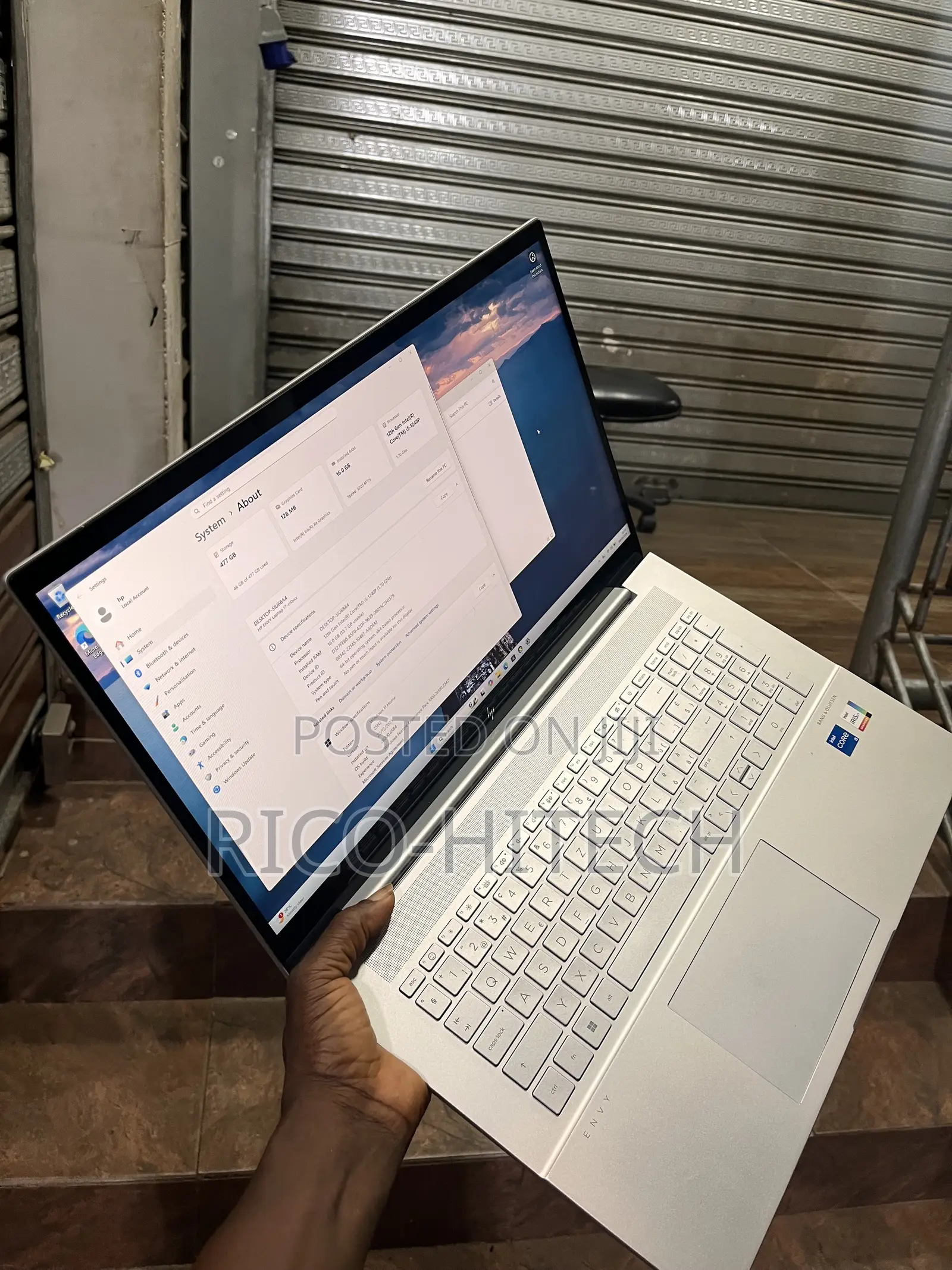 New Laptop HP Envy 17 16GB Intel Core i5 SSD 512GB