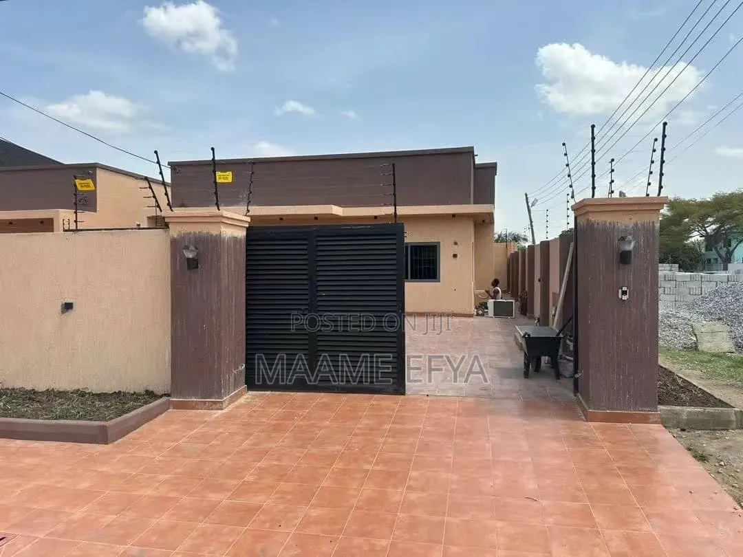 2bdrm House in Community 20, Accra Metropolitan for rent