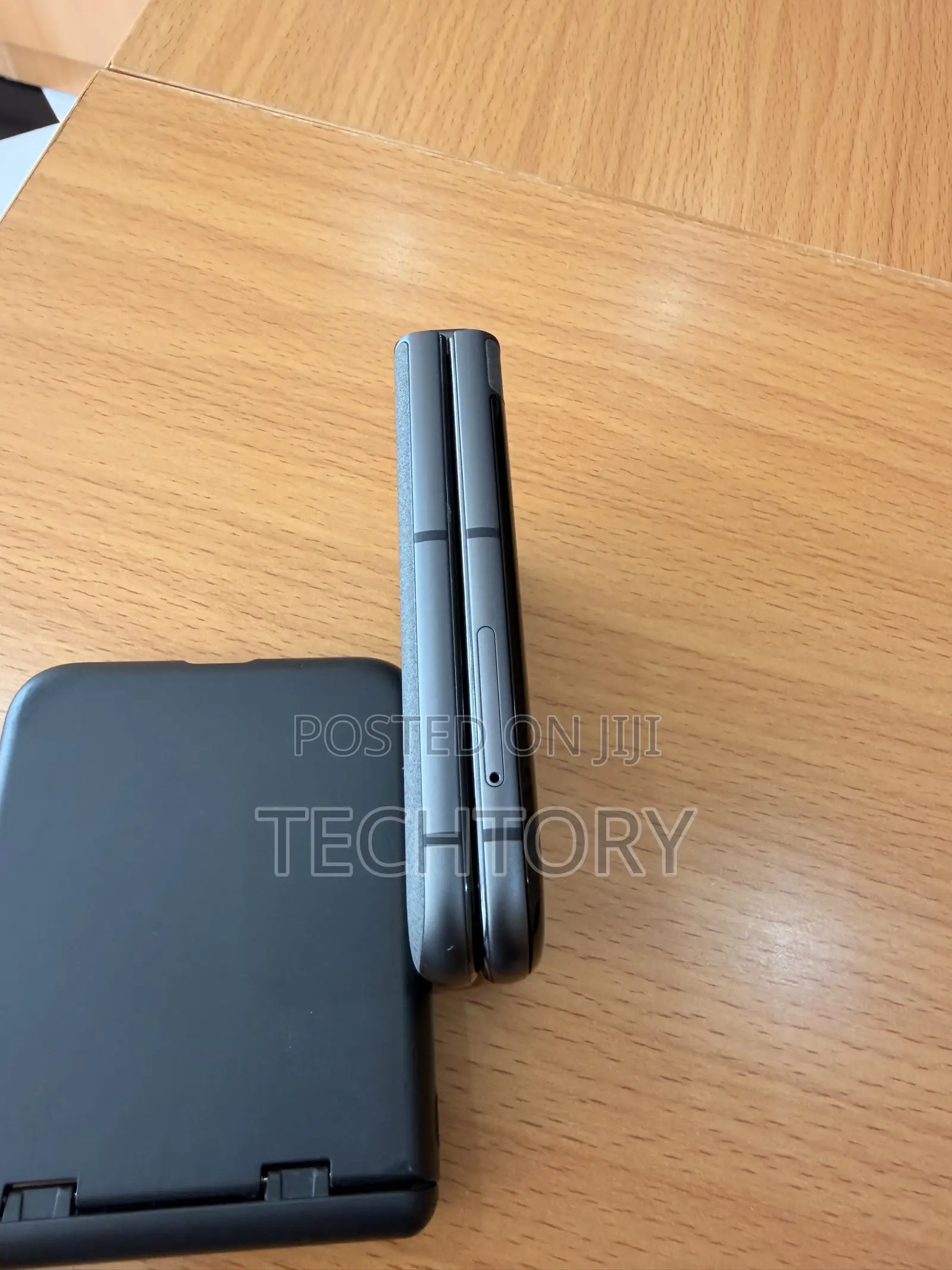 Motorola Razr 50 256 GB Gray