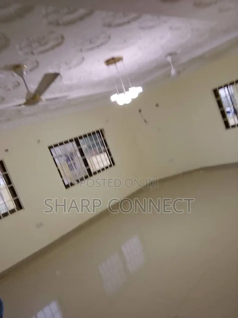 3bdrm House in Sharp-Connect., Adade for rent