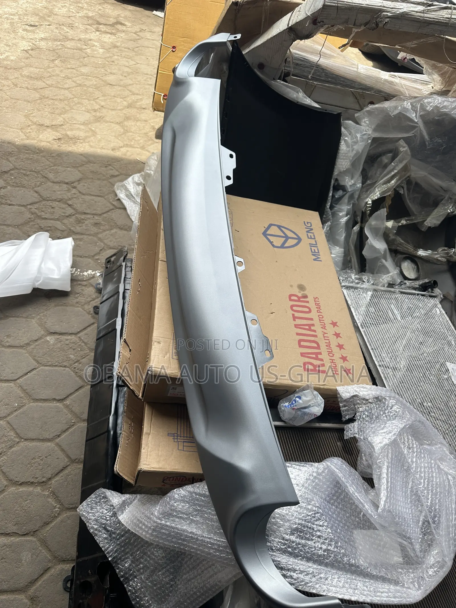 Honda CRV Rear / Back Bumper Spoiler /Diffuser /Apron 2017 2018 2019