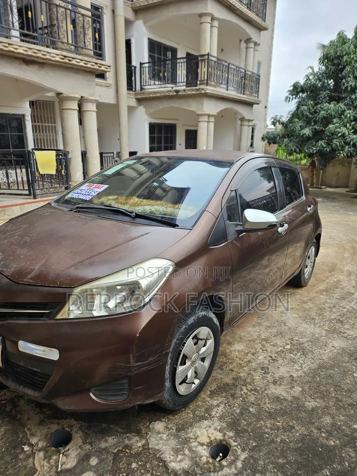 Toyota Vitz 2012 Brown