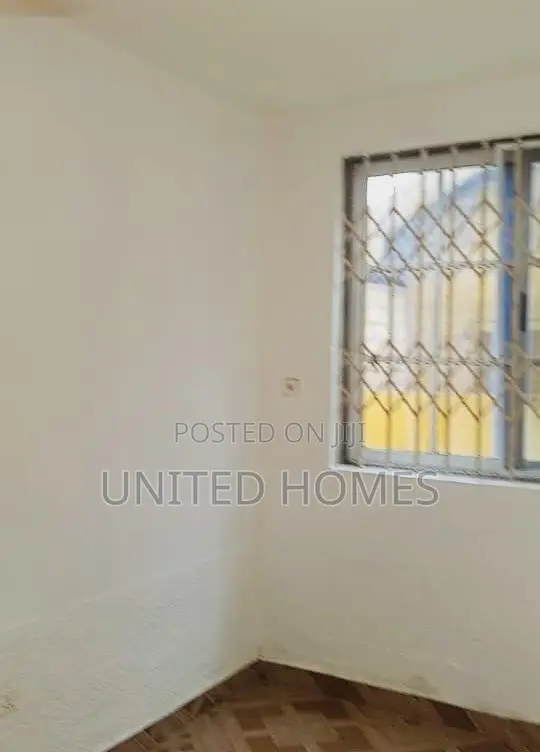 6 Units Chamber and Hall and 2 Bedrooms for Sale