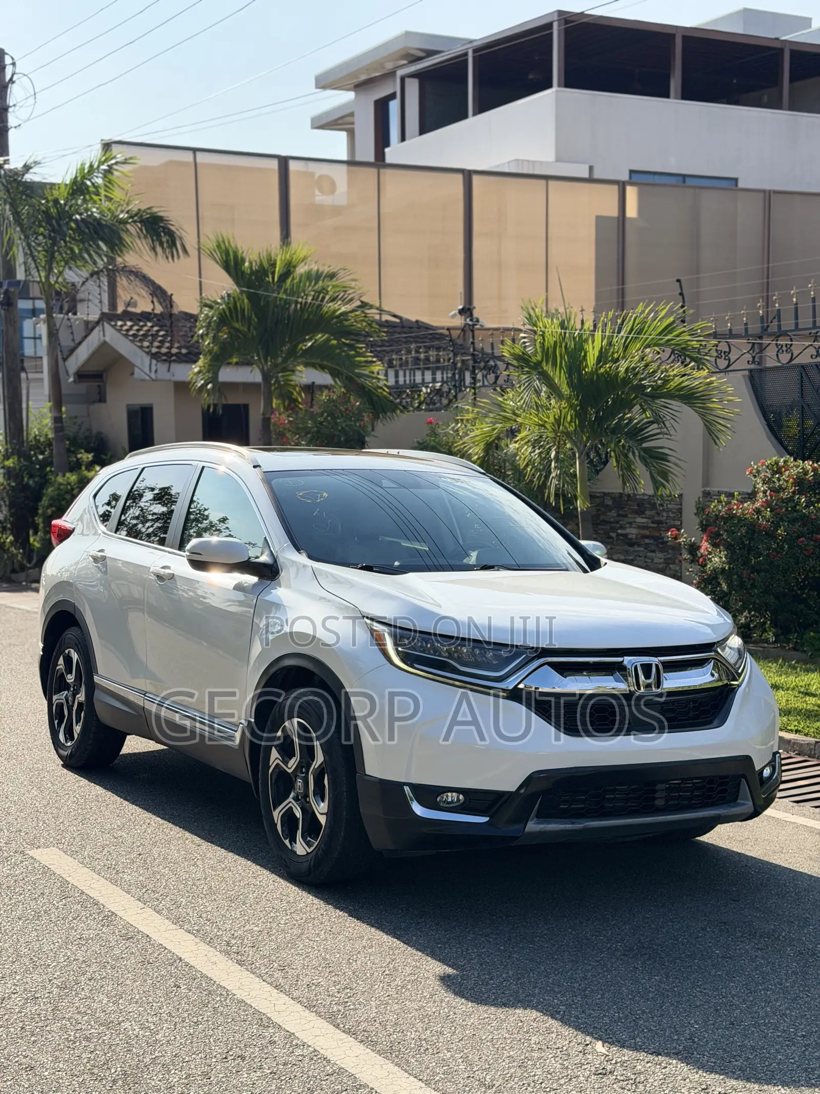 Honda CR-V Touring 4dr SUV AWD (1.5L 4cyl CVT) 2017 White