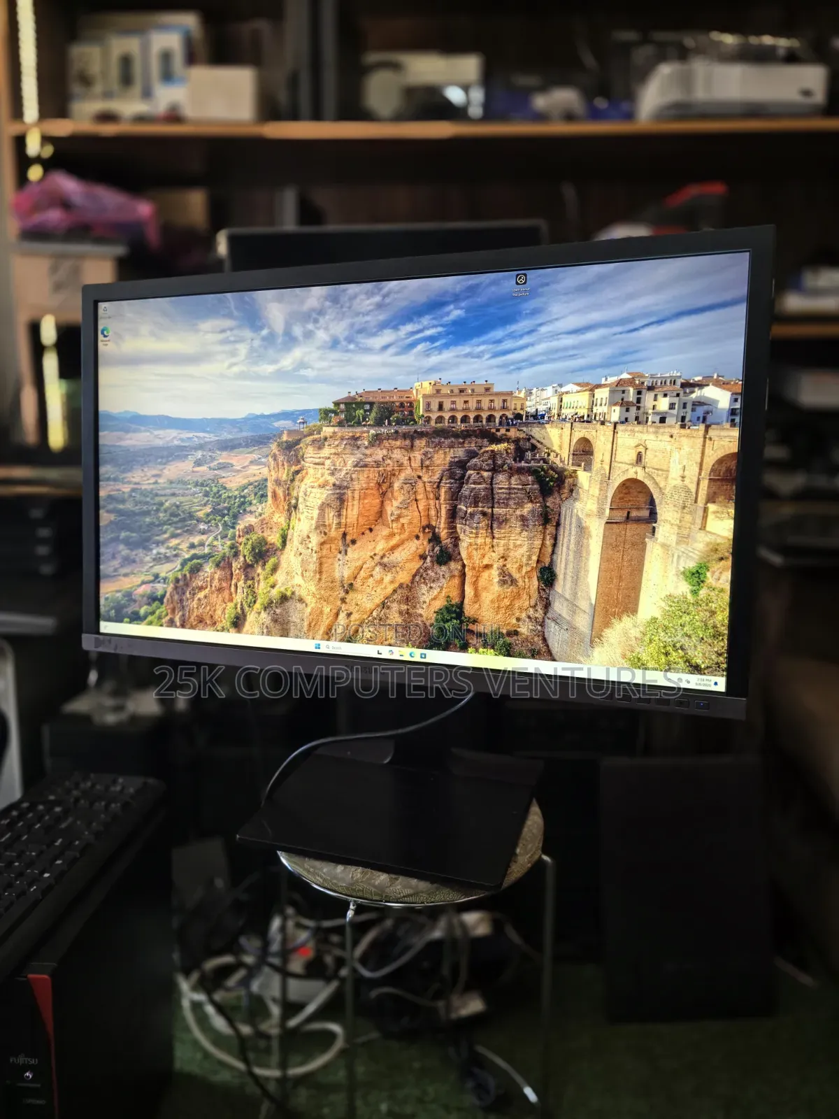 Samsung U28E850R 28" UHD Monitor, 1ms, 60Hz, FreeSync, Swivel