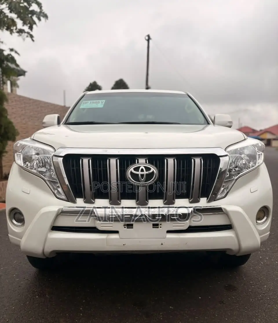Toyota Land Cruiser Prado 2017 White