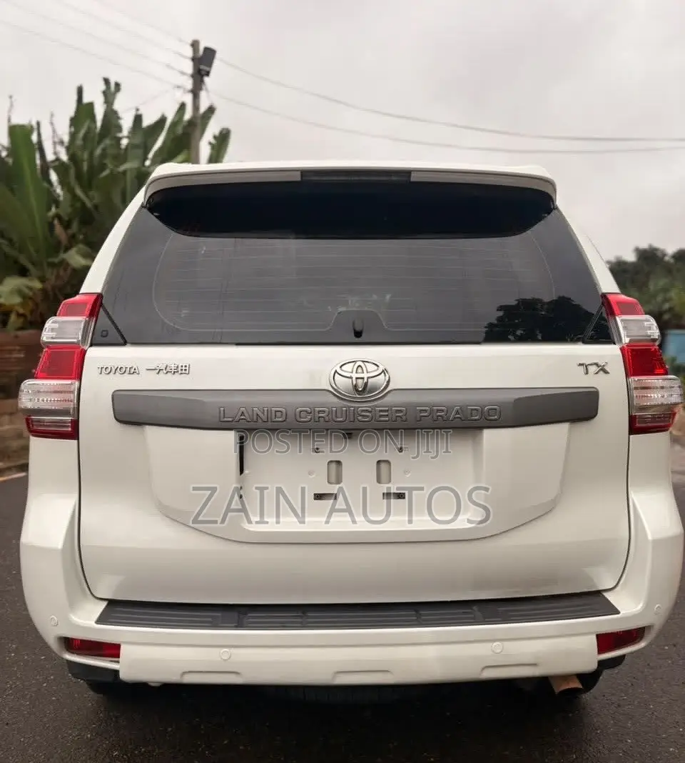 Toyota Land Cruiser Prado 2017 White