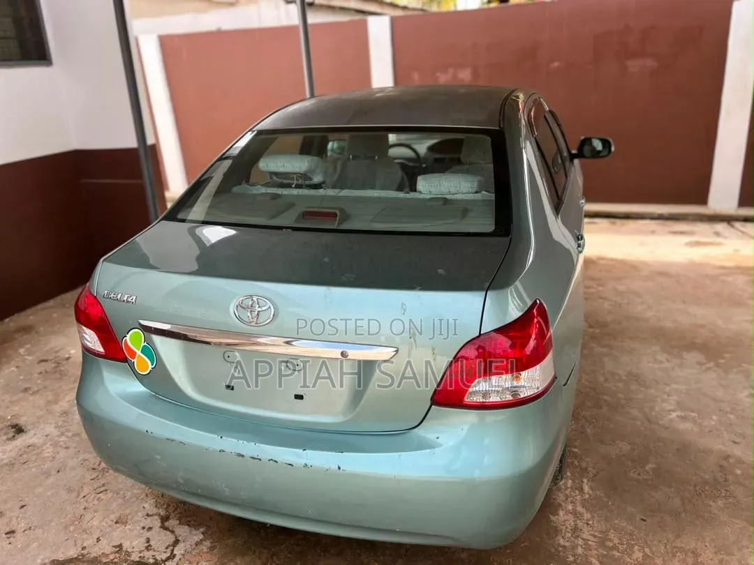 Toyota Belta 2012 Green