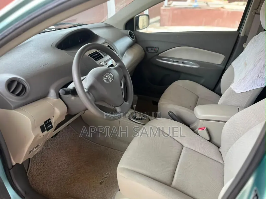 Toyota Belta 2012 Green