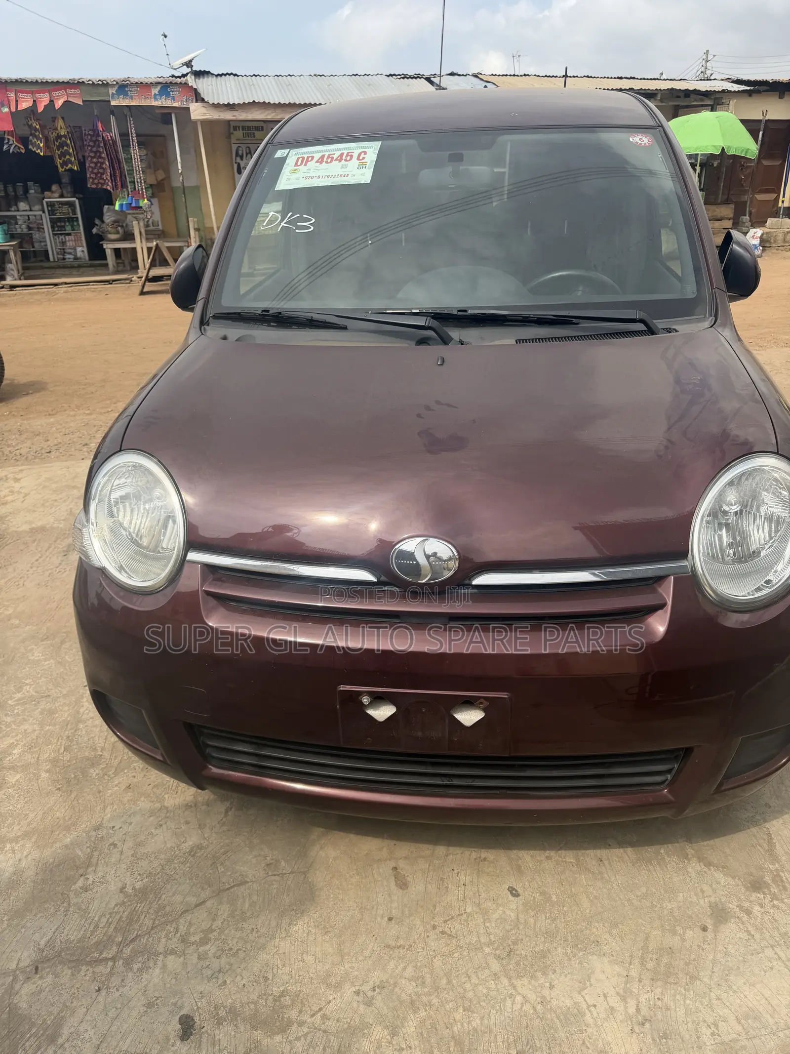 Toyota Sienta 1.5 FWD 2012 Red